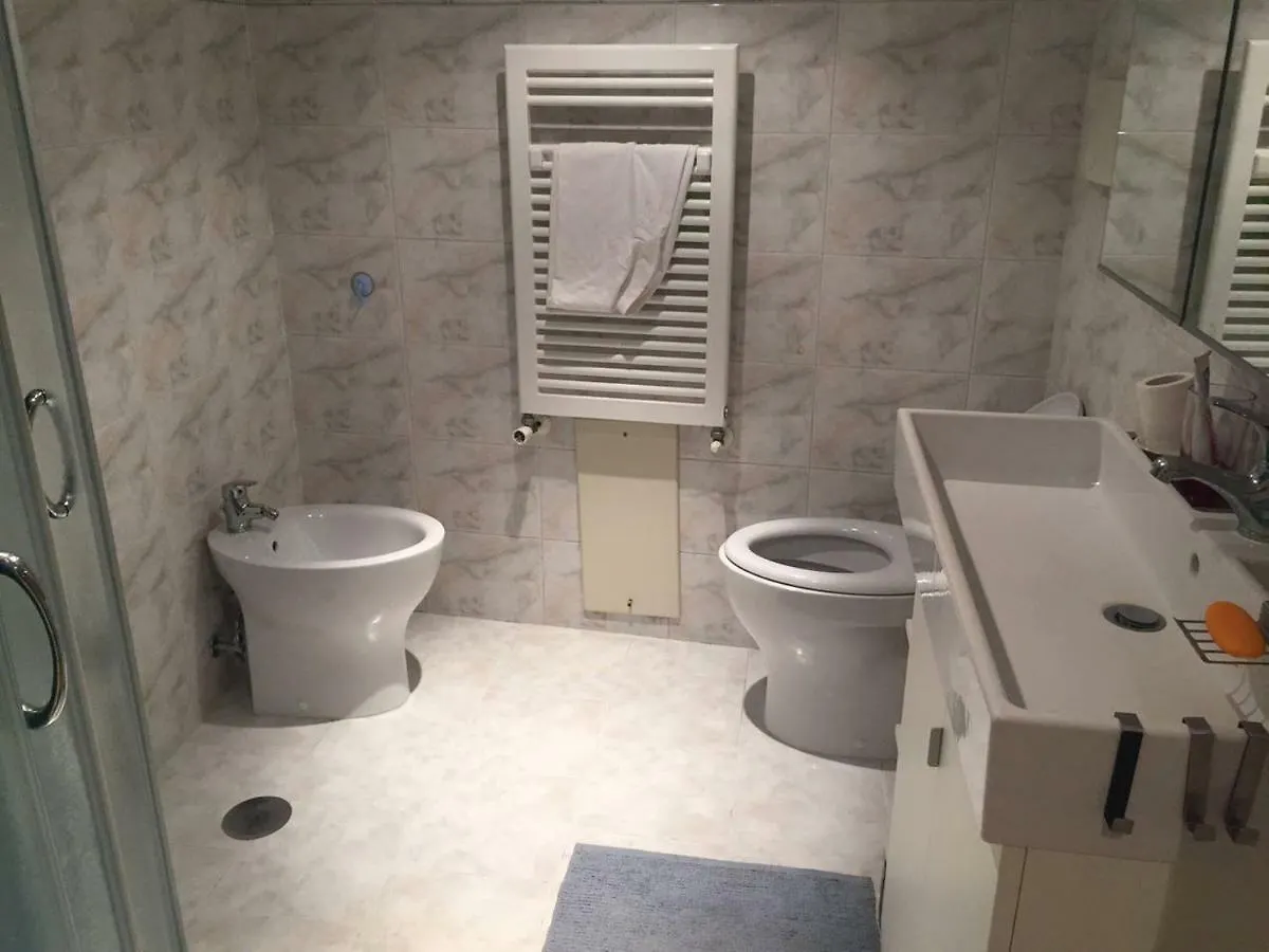 Apartment Appartamentino 116 Via Chiaia Neapel